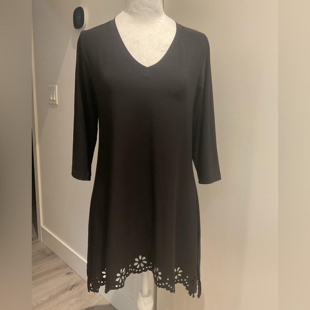 **Pretty Woman Black Tunic Top with laser cut scalloped high-low  hem
